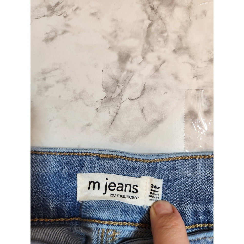 Maurices Womens 24W Light Wash Super Skinny Jeans Button Fly Raw Hem Distressed - Picture 3 of 7